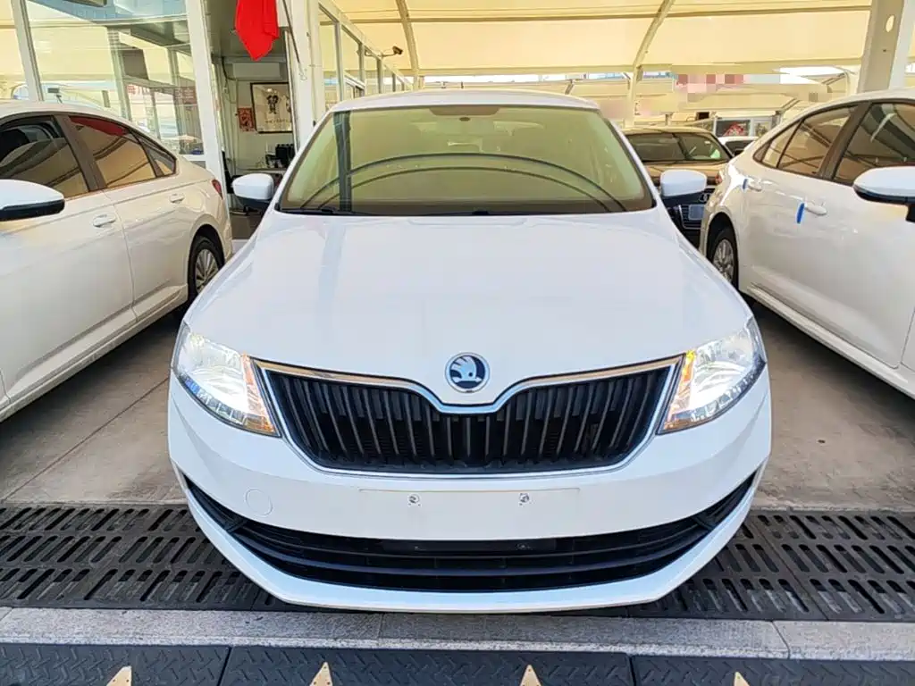 Skoda Rapid — фото 3