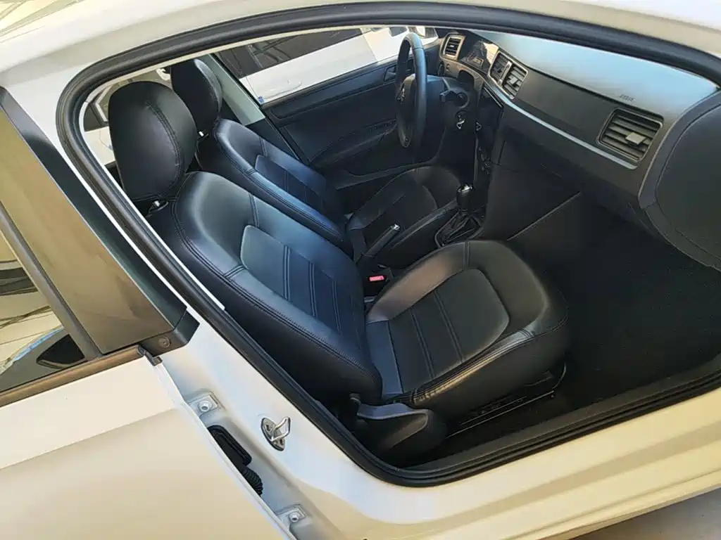 Skoda Rapid — фото 25