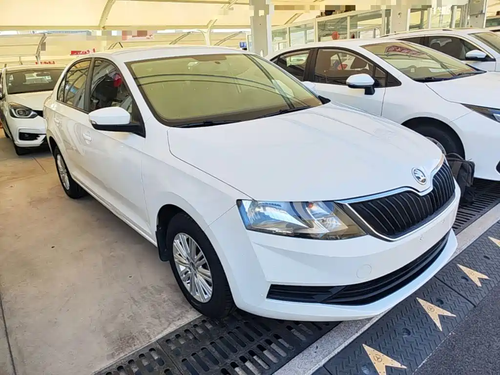 Skoda Rapid — фото 4