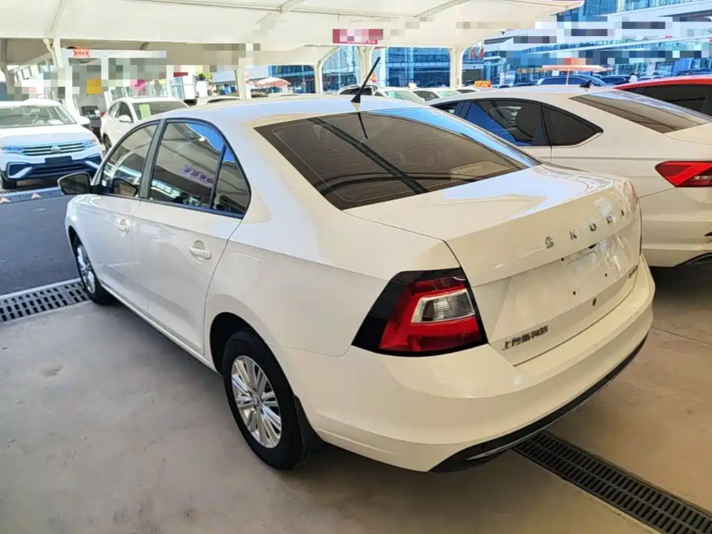 Skoda Rapid — фото 5