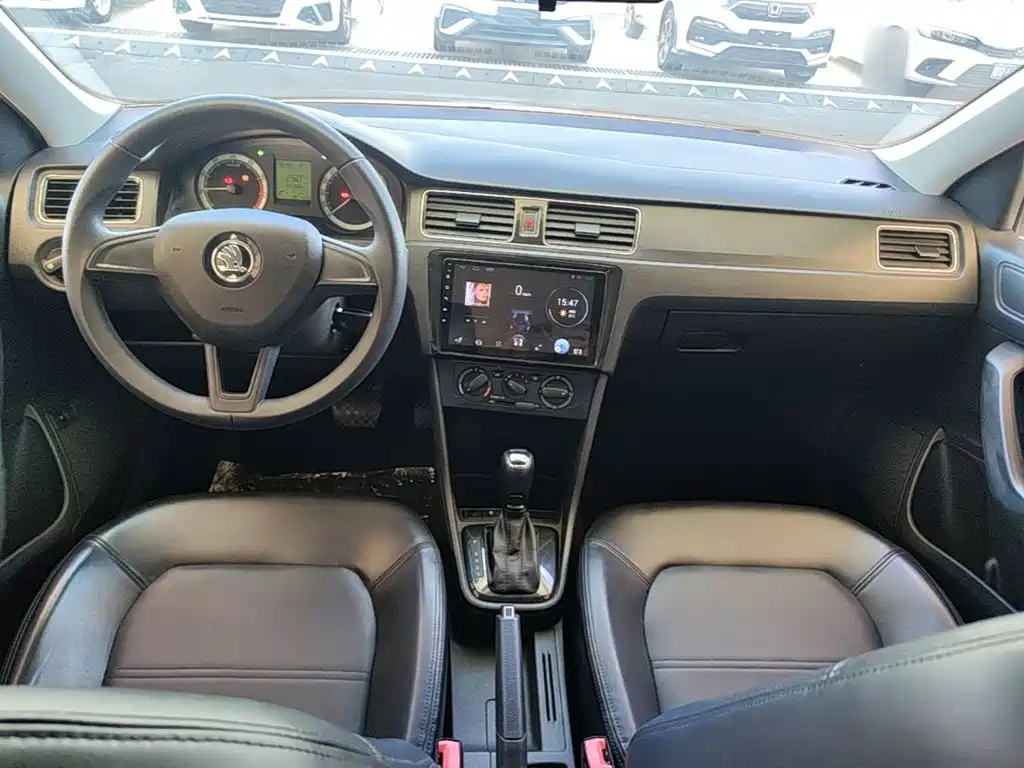 Skoda Rapid — фото 10