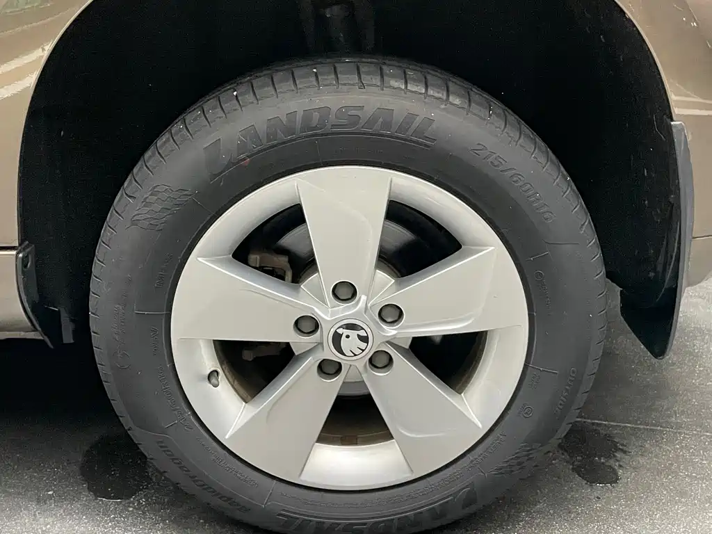 Skoda Yeti — фото 15