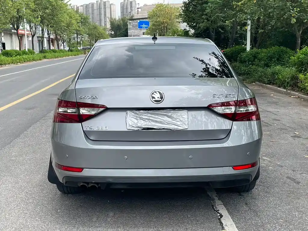 Skoda Superb — фото 5