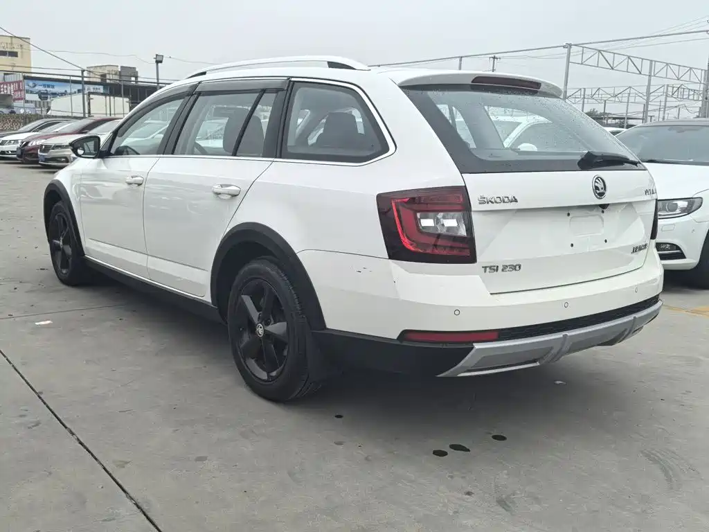 Skoda Octavia — фото 5