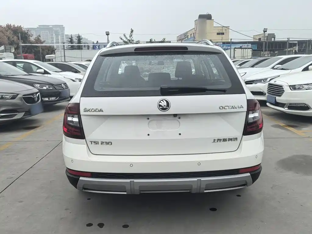 Skoda Octavia — фото 6