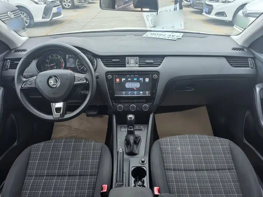 Skoda Octavia — фото 8