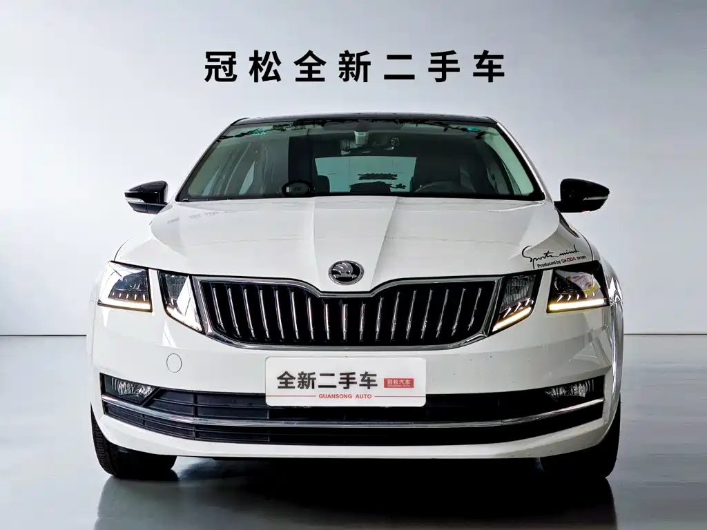 Skoda Octavia — фото 2
