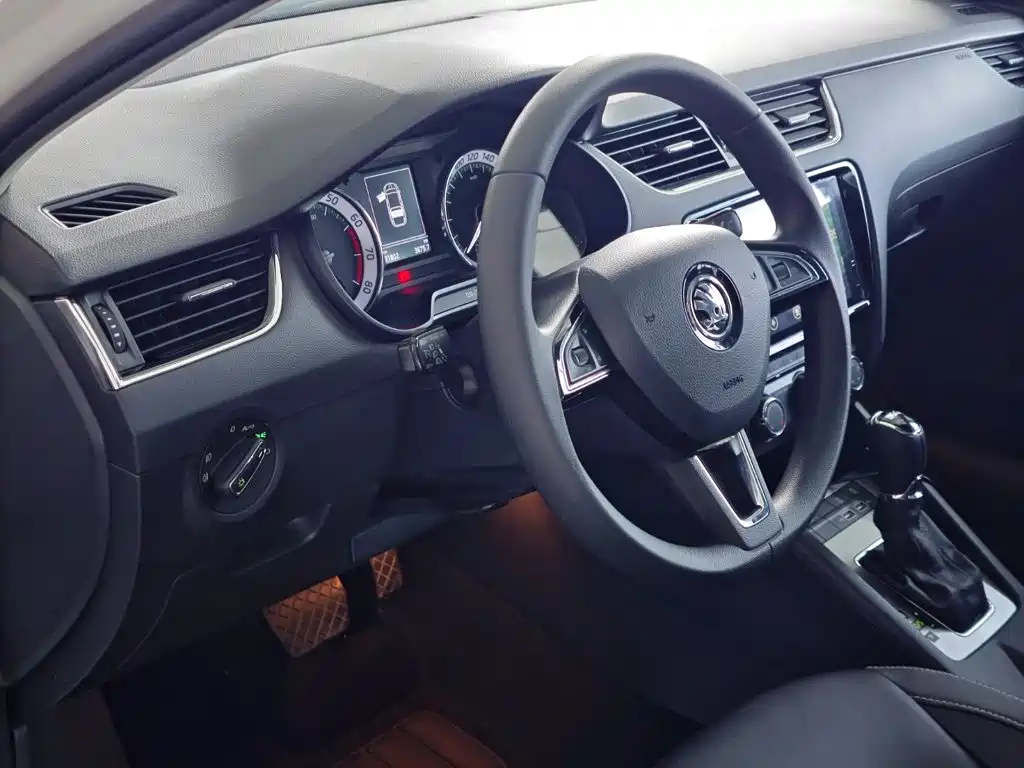 Skoda Octavia — фото 11