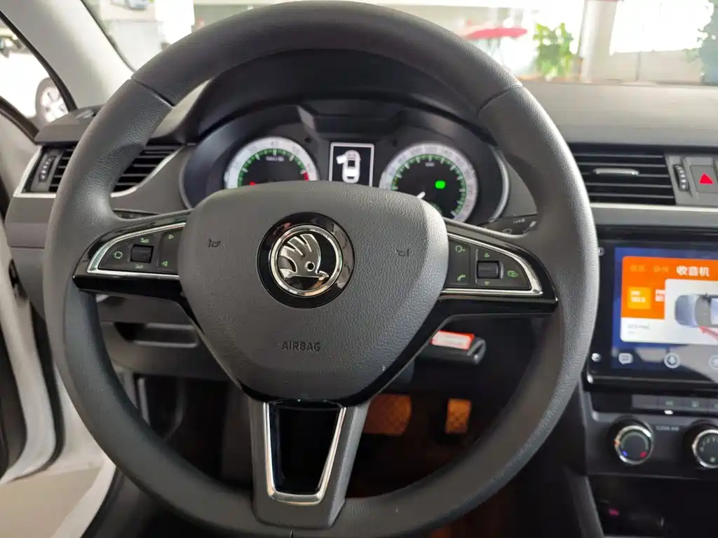 Skoda Octavia — фото 13