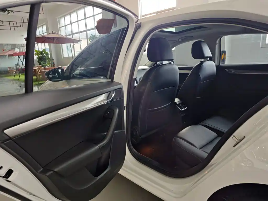 Skoda Octavia — фото 22