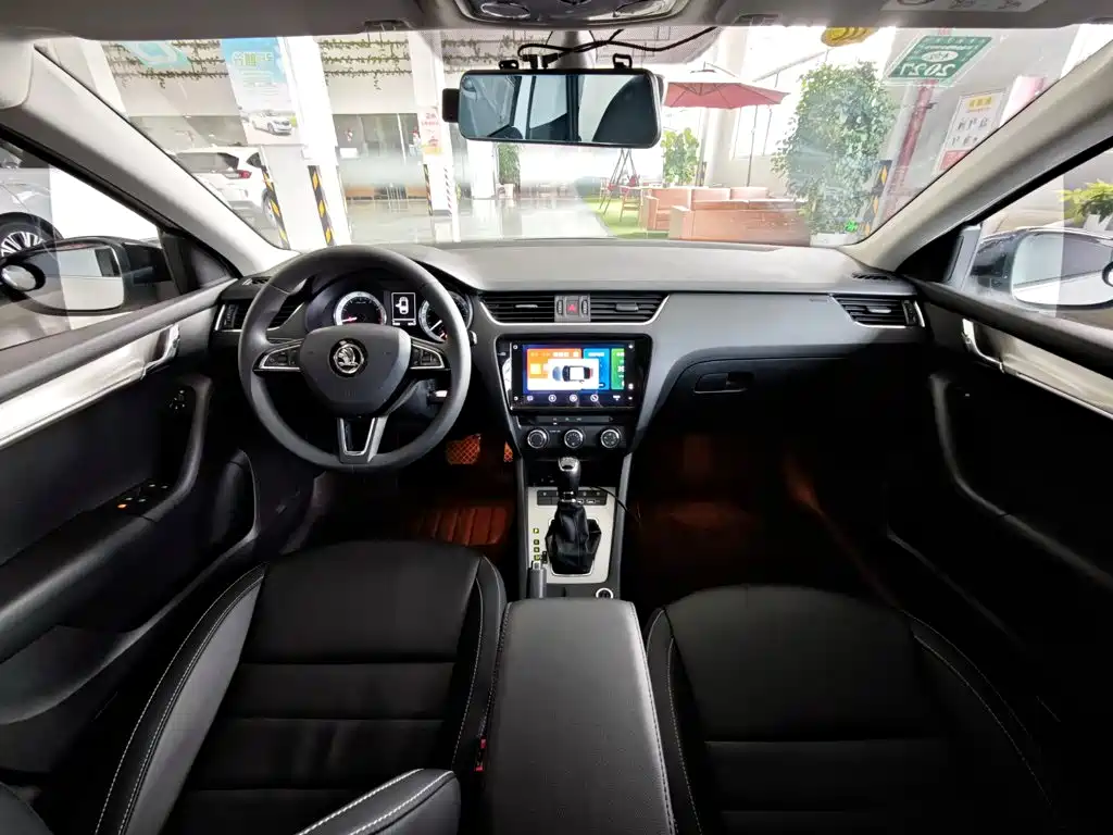 Skoda Octavia — фото 24