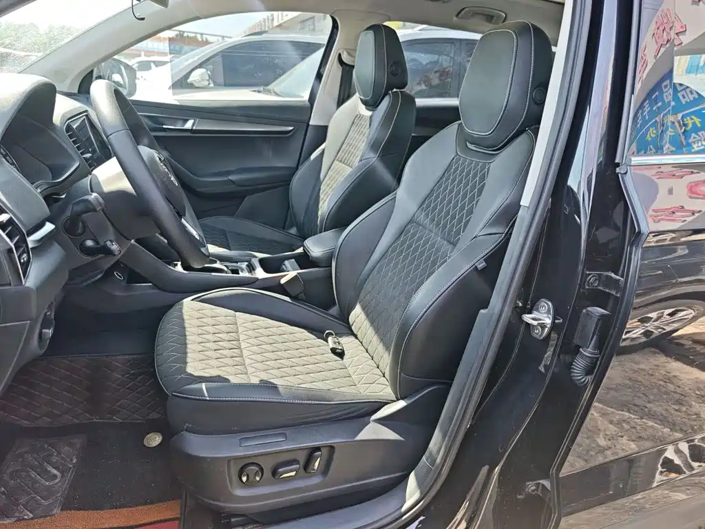 Skoda Karoq — фото 11