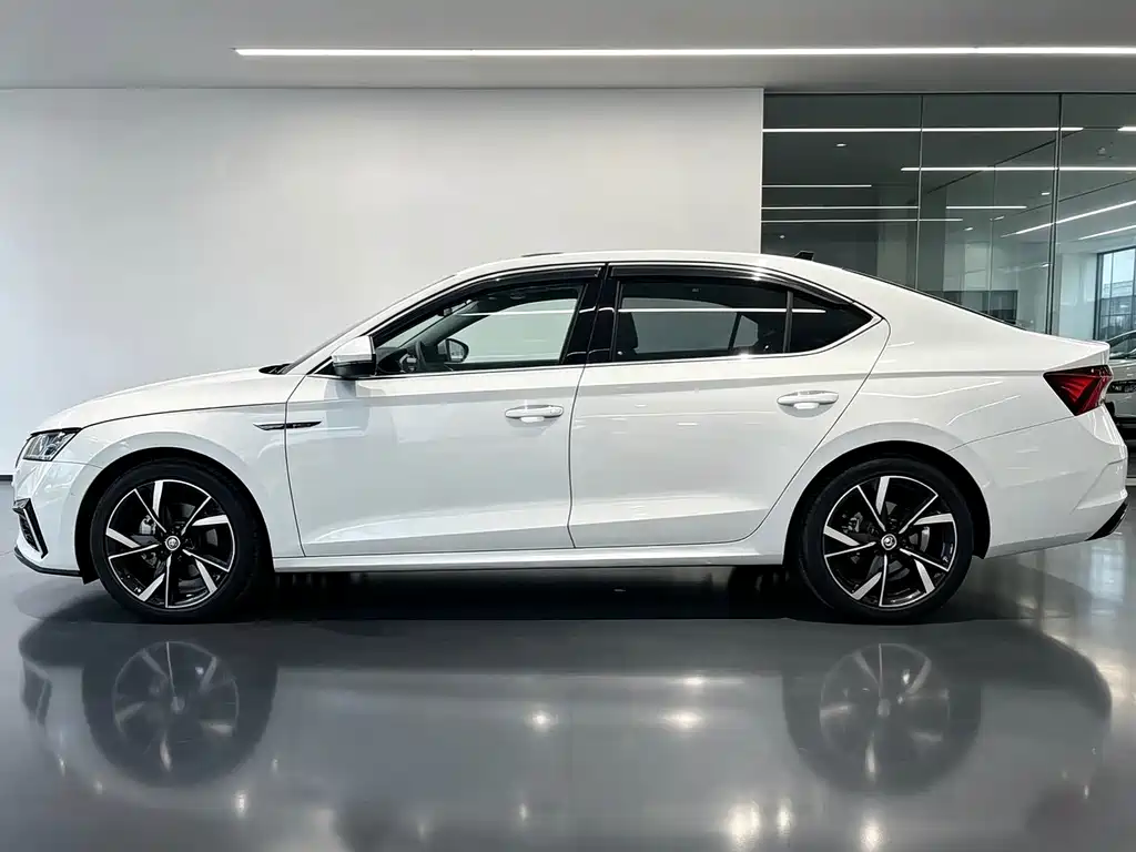 Skoda Octavia — фото 8