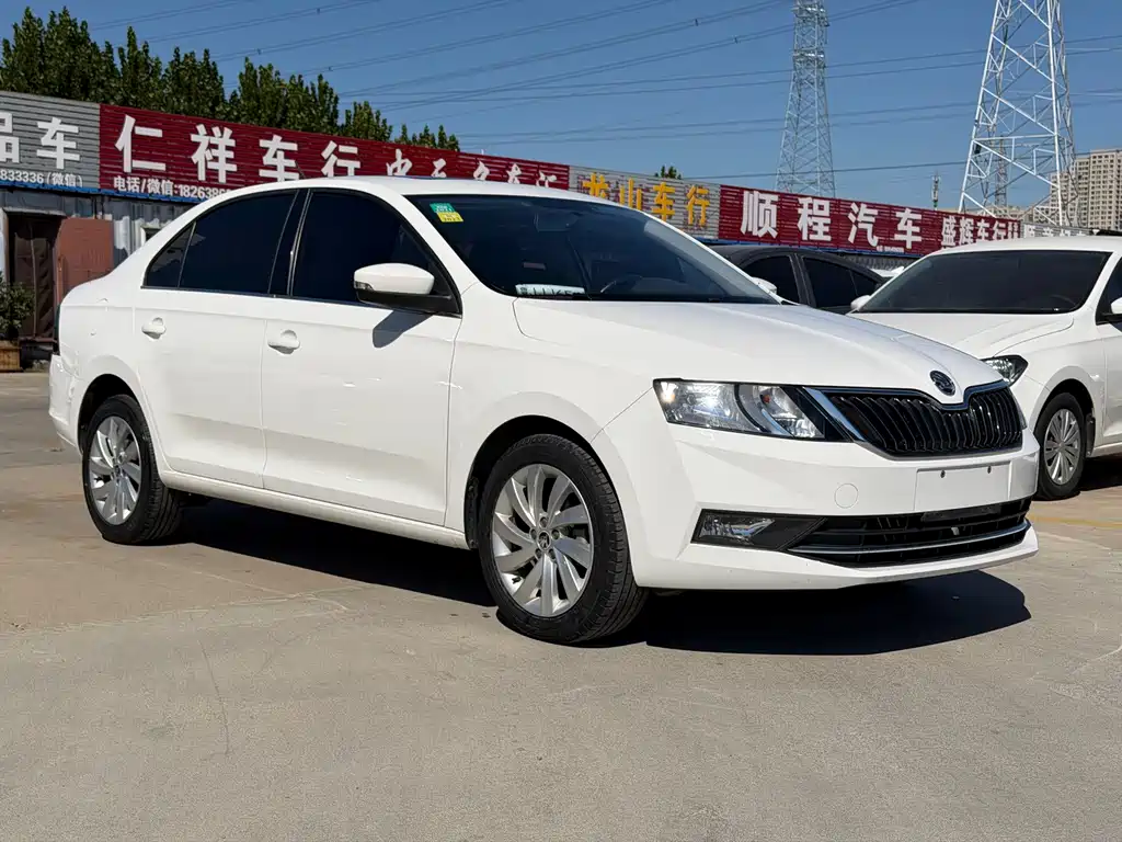 Skoda Rapid — фото 2