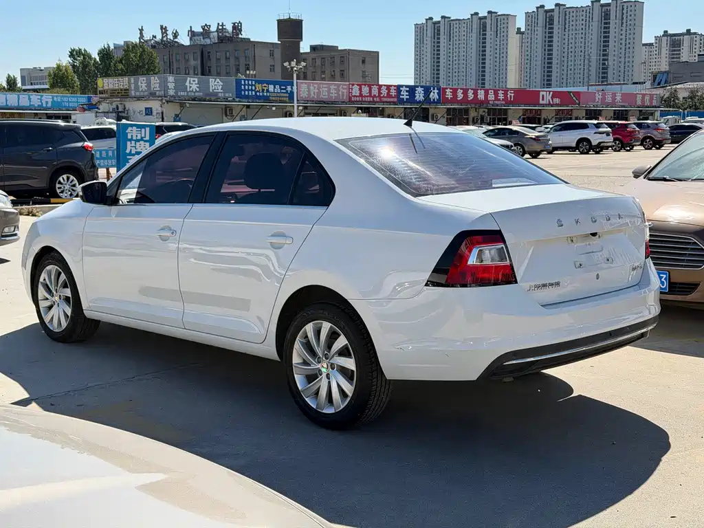 Skoda Rapid — фото 5