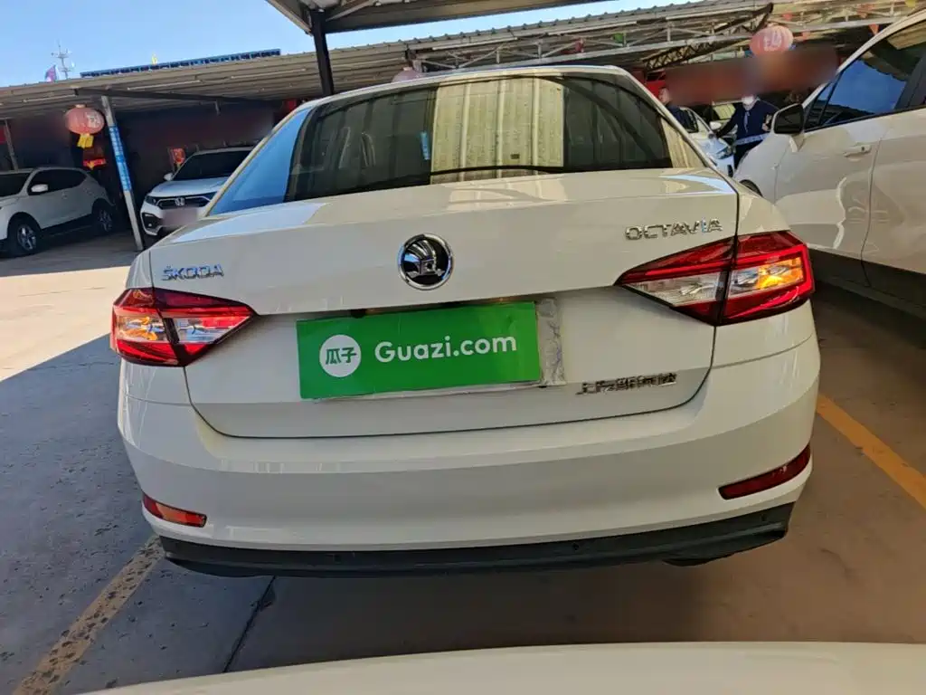Skoda Octavia — фото 6