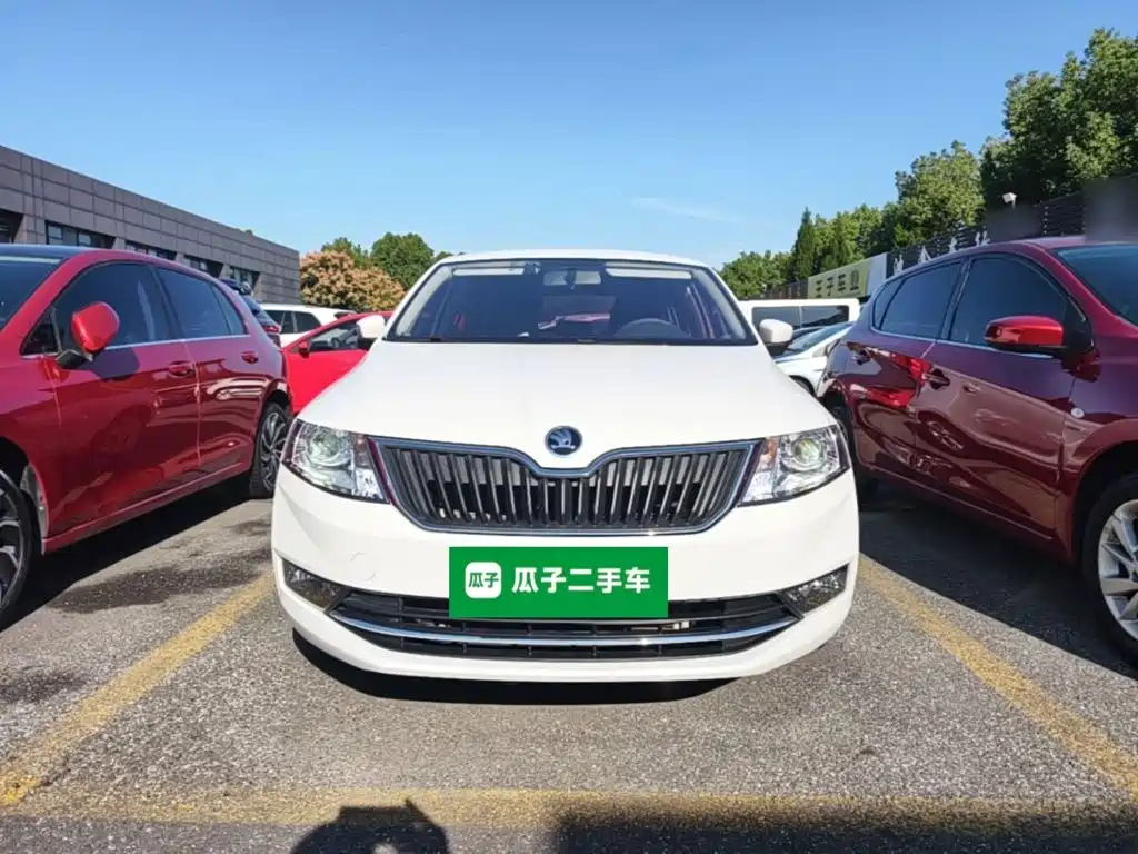 Skoda Rapid Spaceback — фото 3