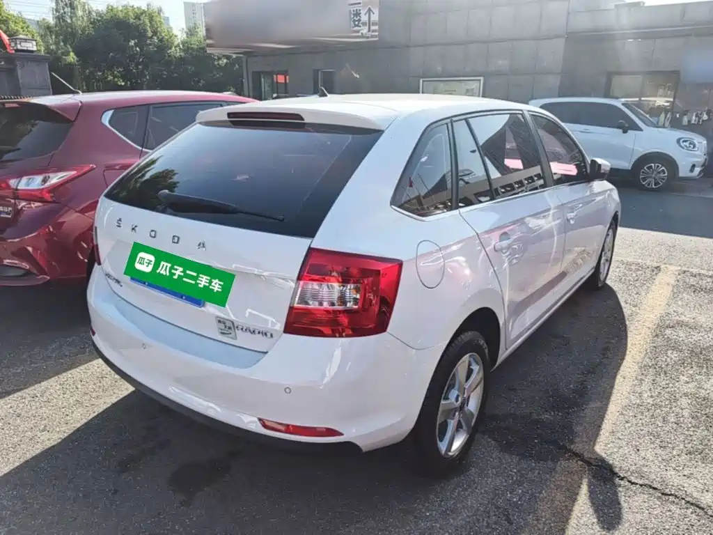 Skoda Rapid Spaceback — фото 7