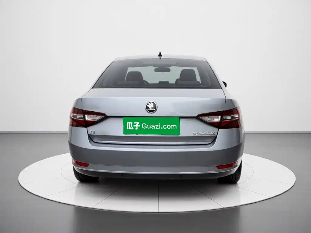 Skoda Superb — фото 3