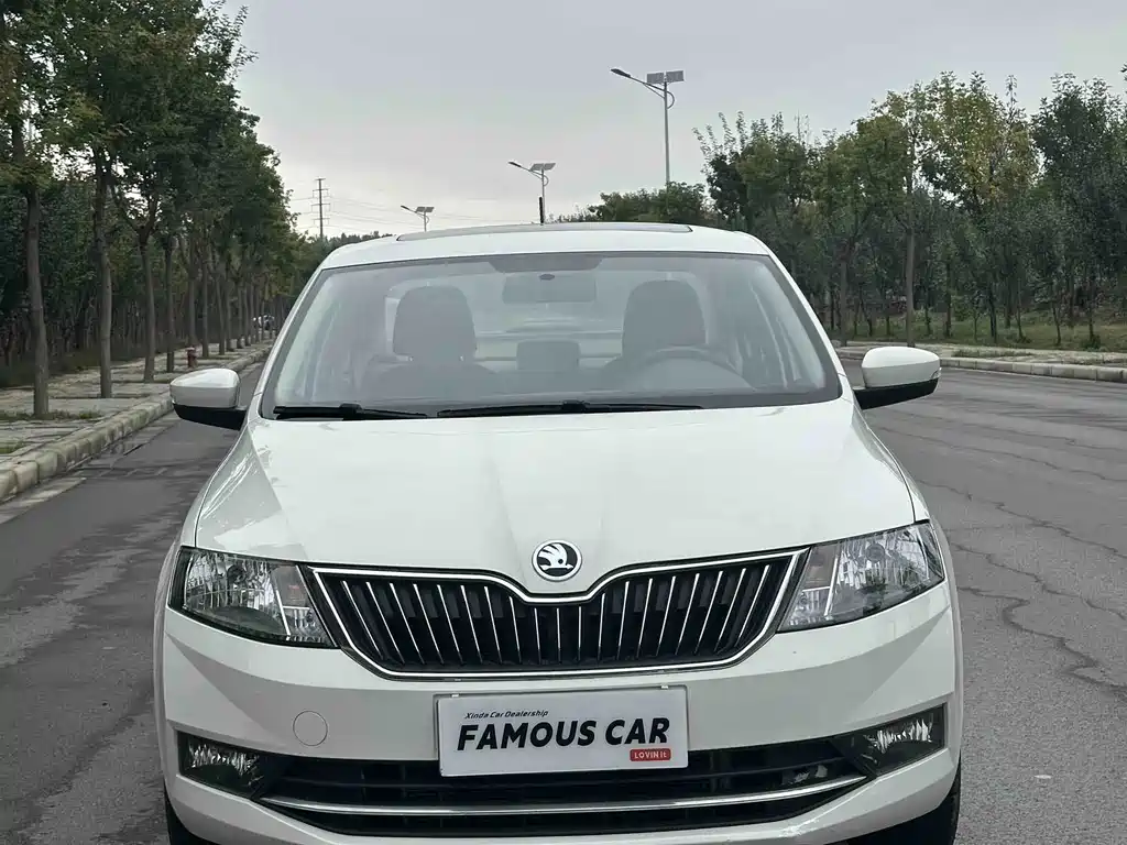 Skoda Rapid — фото 2