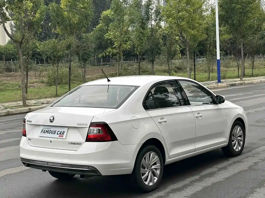 Skoda Rapid — фото 6