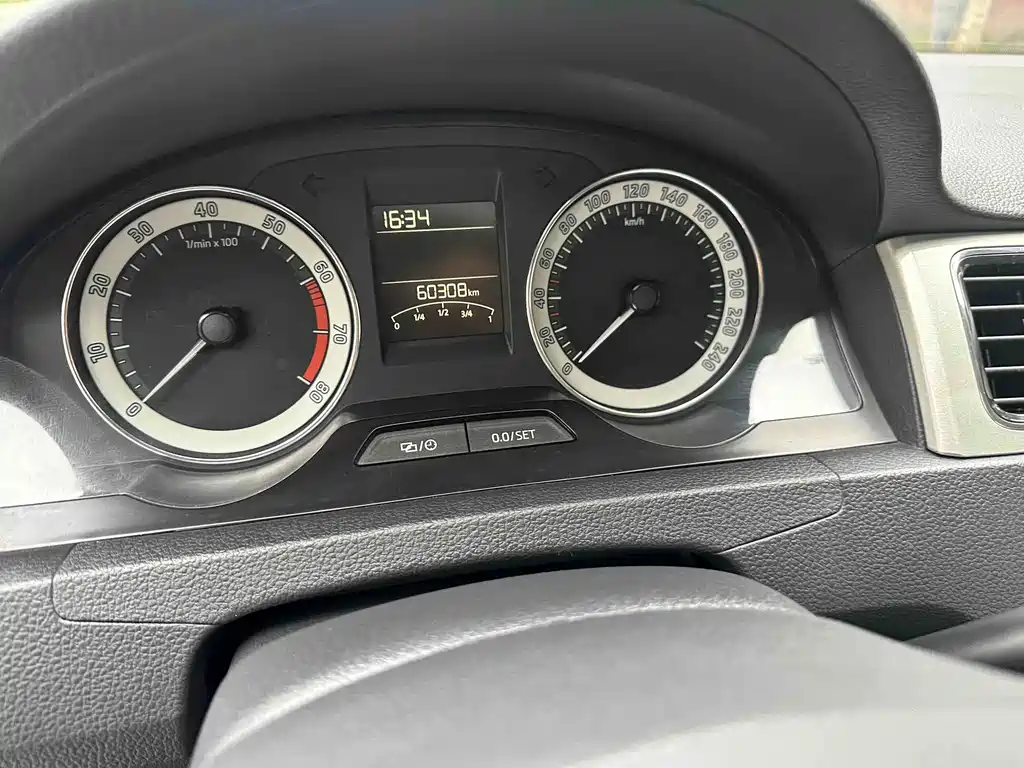 Skoda Rapid — фото 7