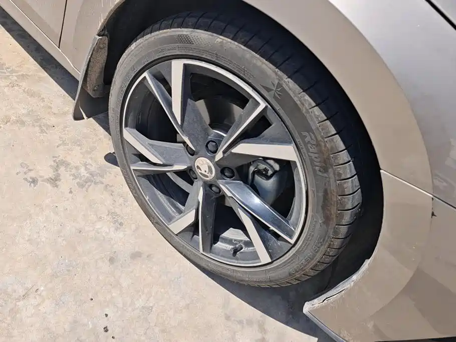 Skoda Octavia — фото 6