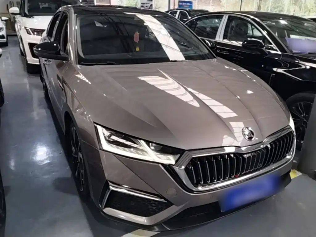 Skoda Octavia — фото 4