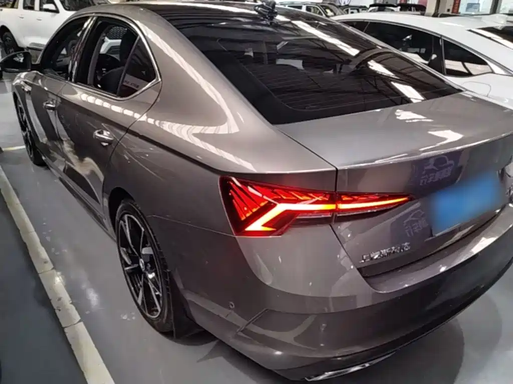 Skoda Octavia — фото 5