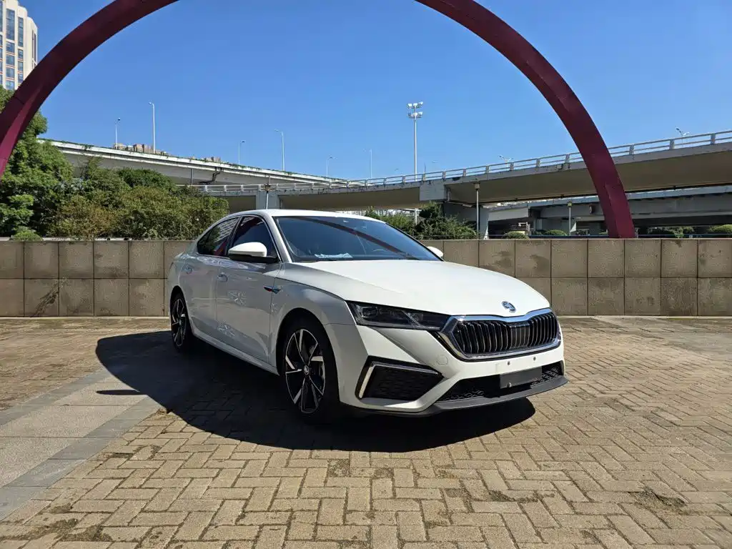 Skoda Octavia — фото 3