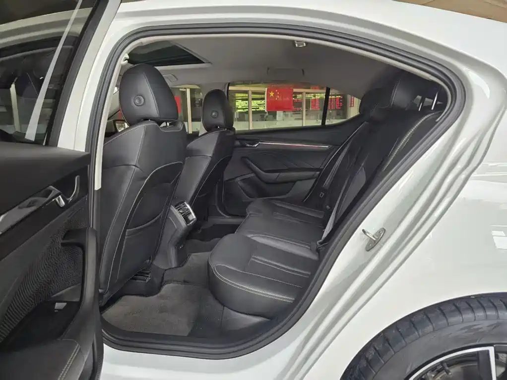 Skoda Octavia — фото 9