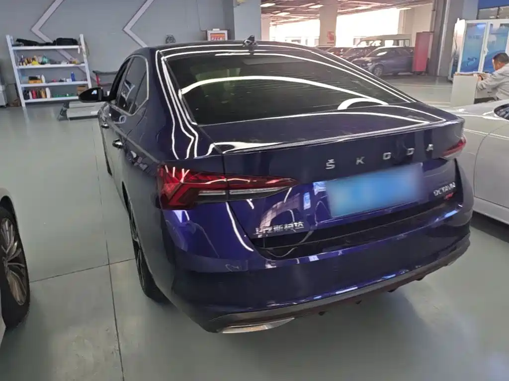 Skoda Octavia — фото 5