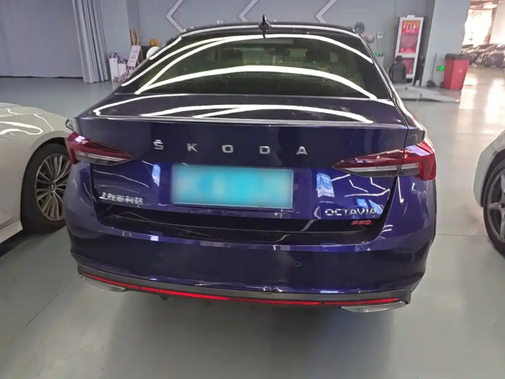 Skoda Octavia — фото 6