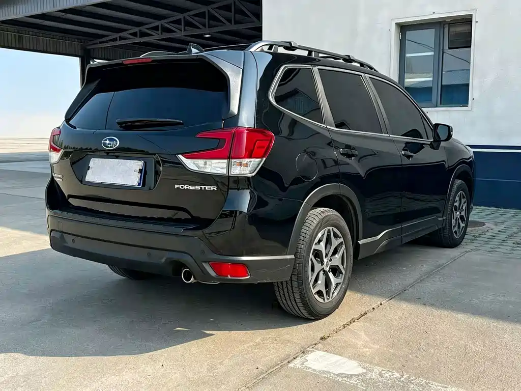 Subaru Forester — фото 6