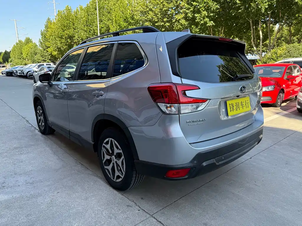Subaru Forester — фото 6