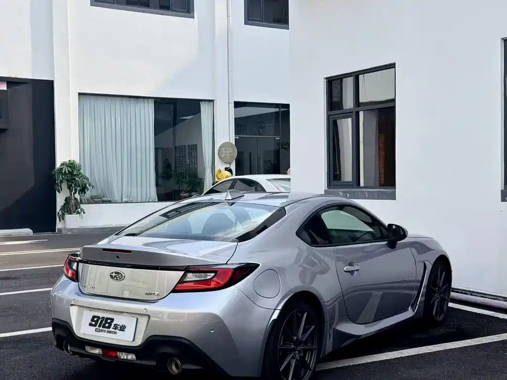 Subaru BRZ — фото 3