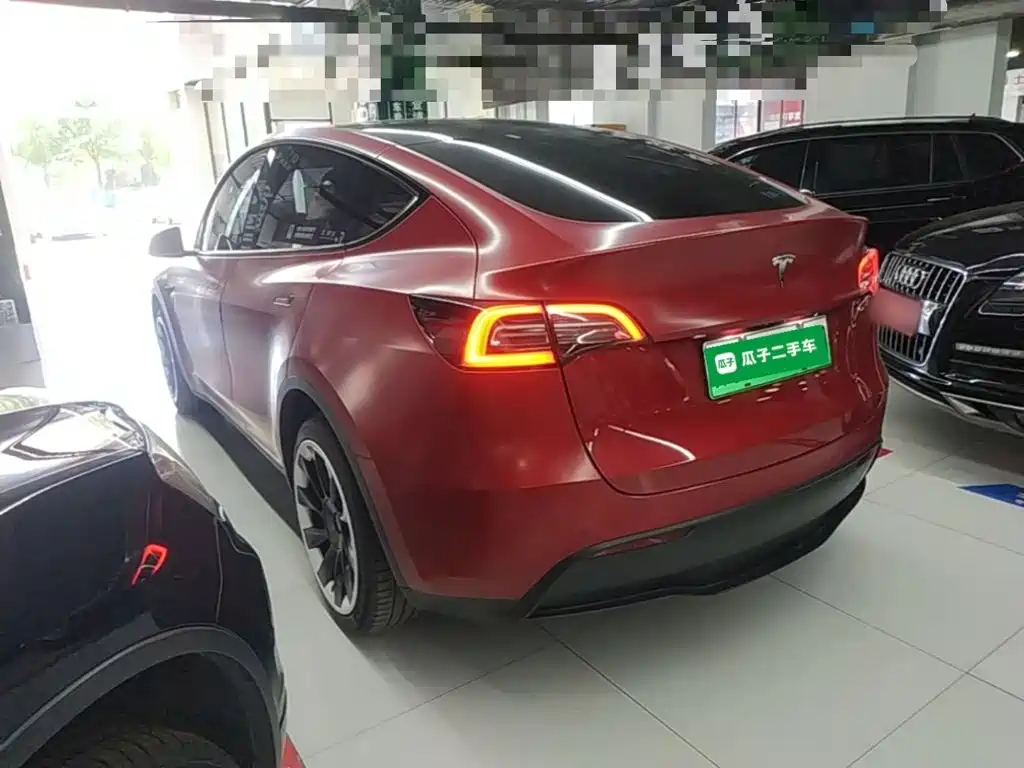 Tesla Model Y — фото 5