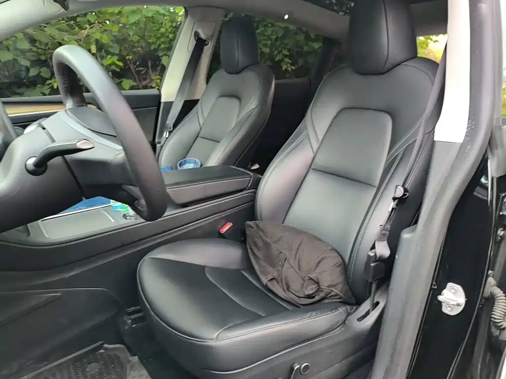 Tesla Model Y — фото 11