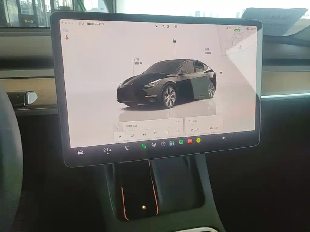 Tesla Model Y — фото 8