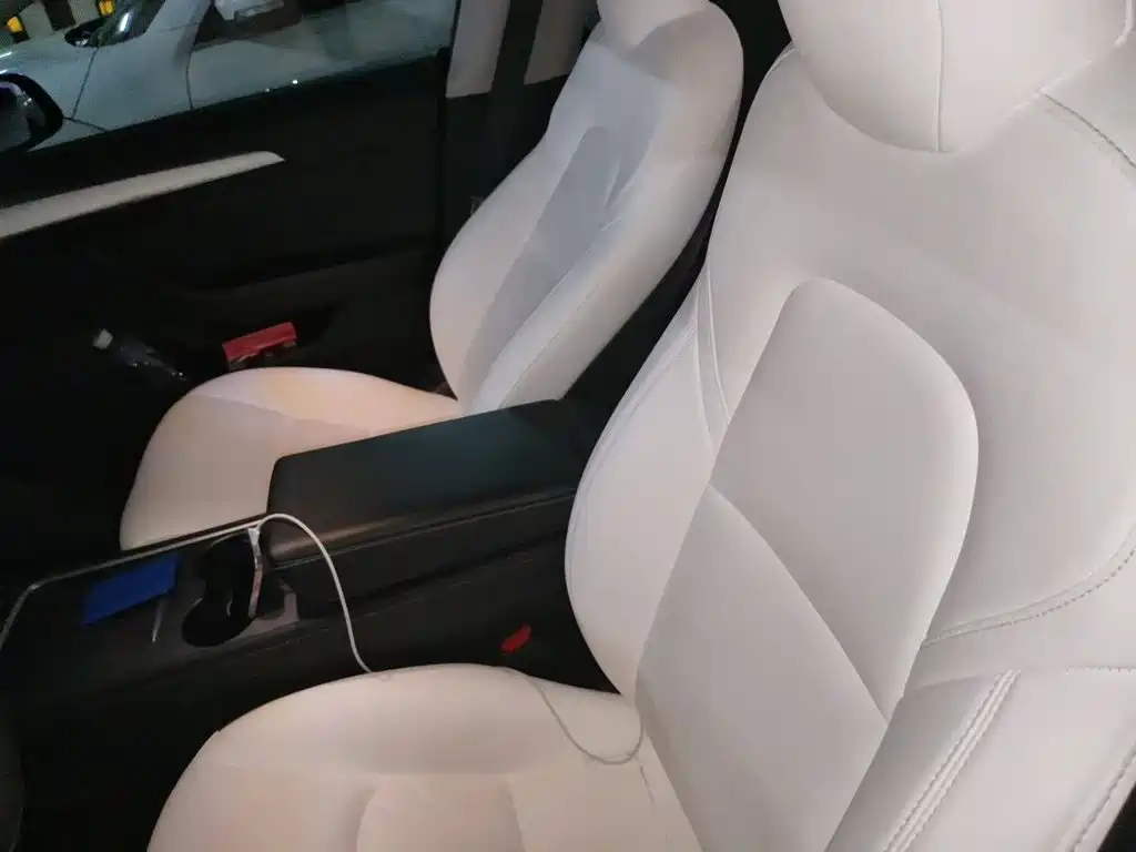 Tesla Model 3 — фото 11