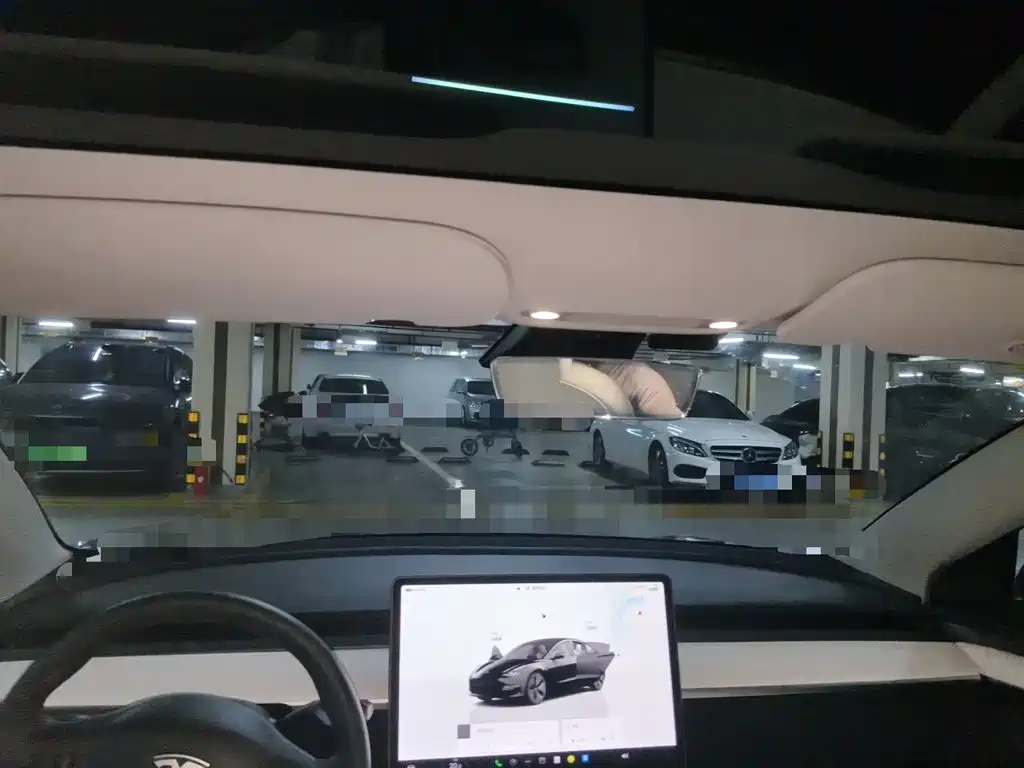 Tesla Model 3 — фото 14