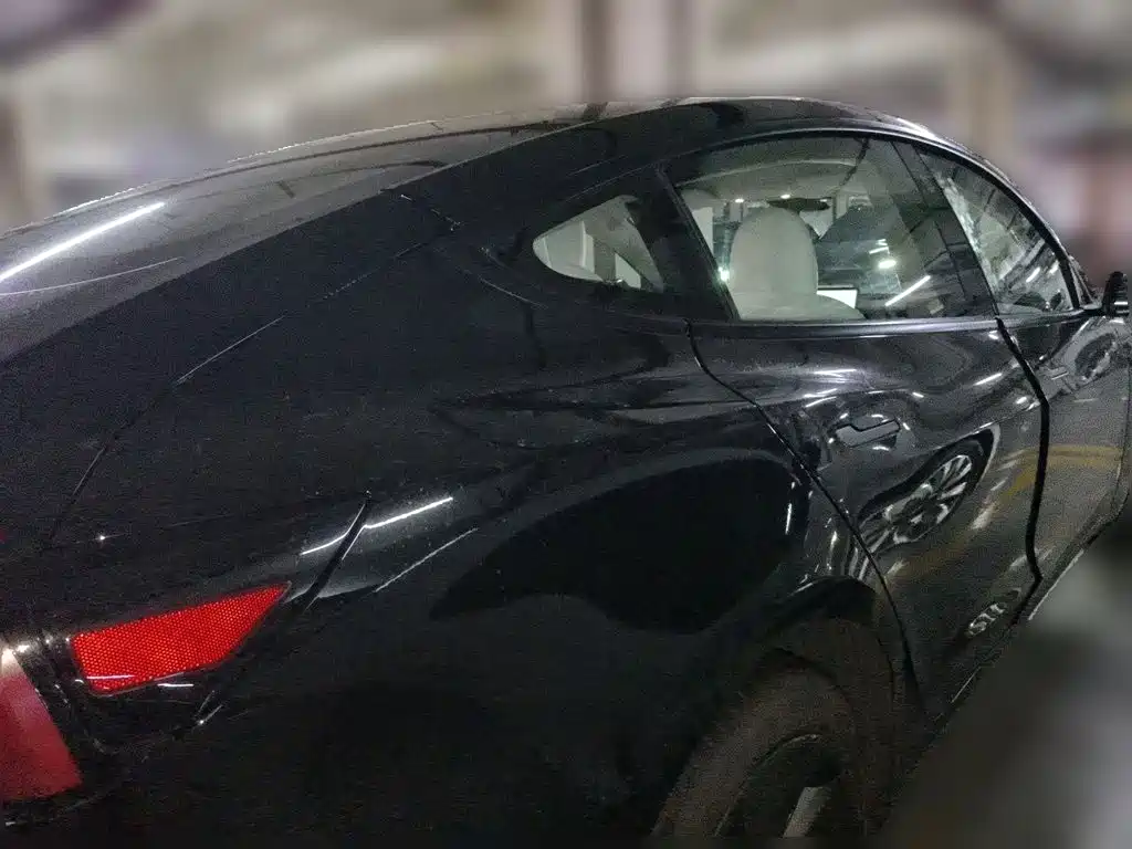 Tesla Model 3 — фото 4