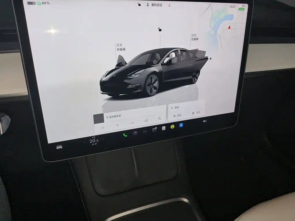 Tesla Model 3 — фото 9