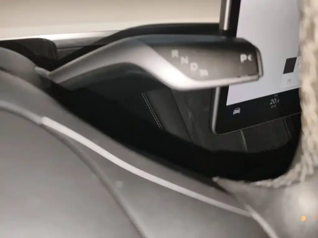 Tesla Model 3 — фото 10