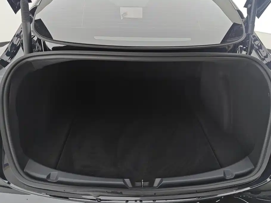 Tesla Model 3 — фото 4