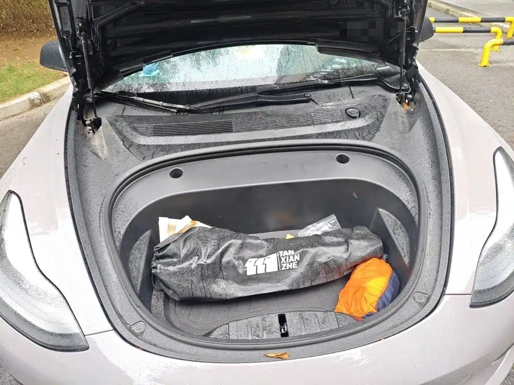 Tesla Model 3 — фото 11