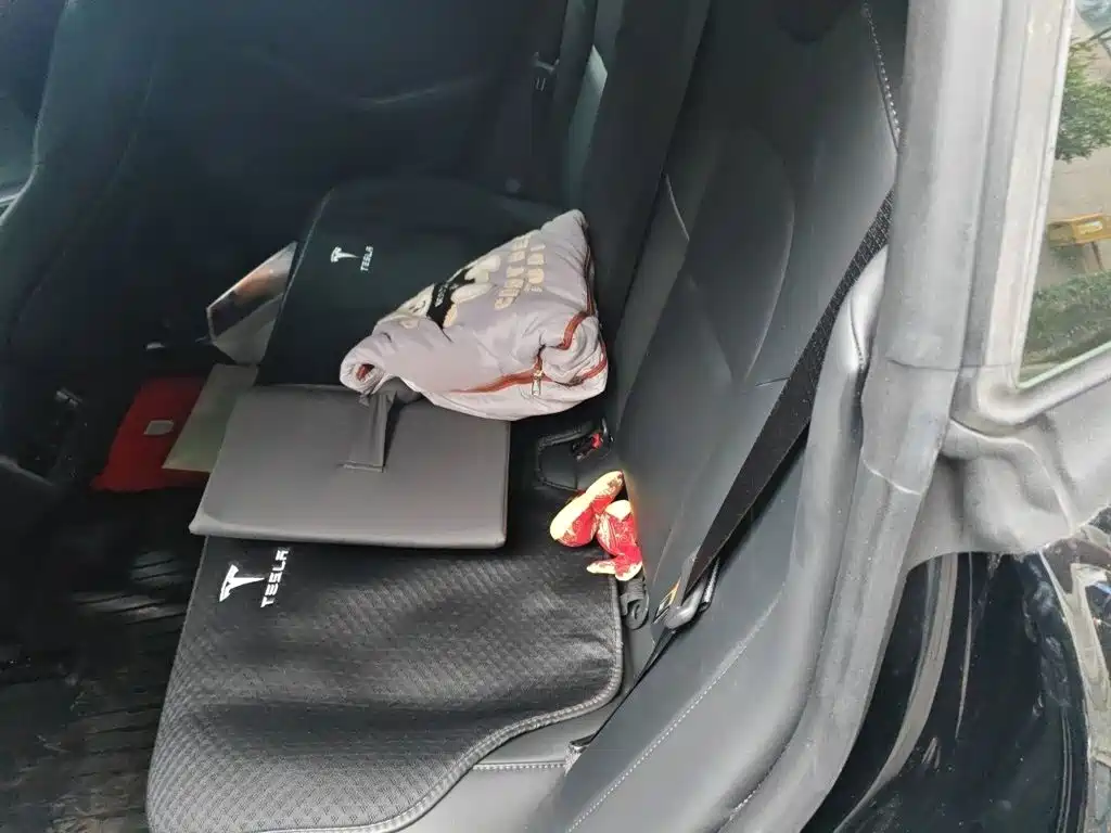 Tesla Model 3 — фото 15