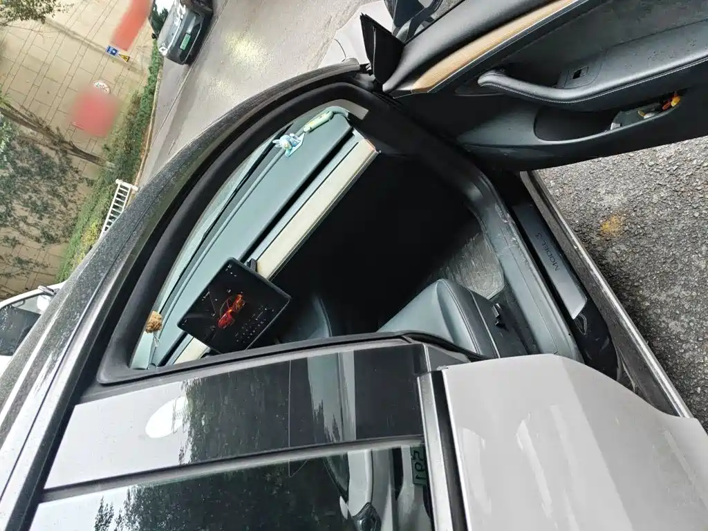 Tesla Model 3 — фото 18