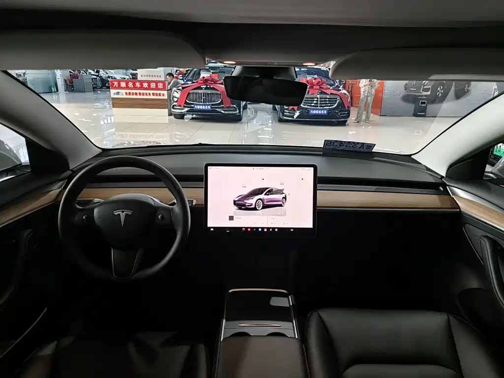 Tesla Model Y — фото 4
