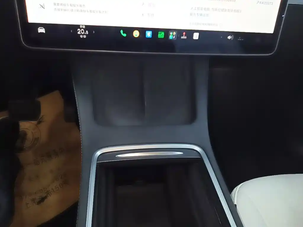 Tesla Model Y — фото 14